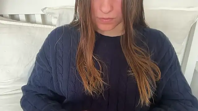 Snapshot of Lucyschickt chatting on 03.11.26 Lucyschickt online show from 03.11.26