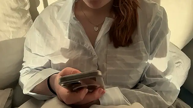 Snapshot of Lucyschickt chatting on 04.01.26 Lucyschickt online show from 04.01.26