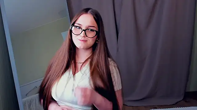 Snapshot of CrissyKales chatting on 02.04.26 CrissyKales online show from 02.04.26