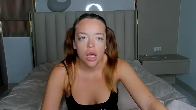 Snapshot of stellaa_quenn chatting on 03.21.26 stellaa quenn online show from 03.21.26