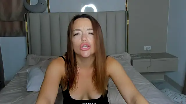 Snapshot of stellaa_quenn chatting on 03.27.26 stellaa quenn online show from 03.27.26