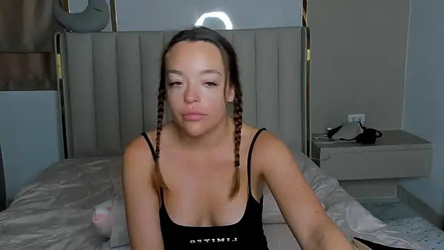 Snapshot of stellaa_quenn chatting on 03.30.26 stellaa quenn online show from 03.30.26