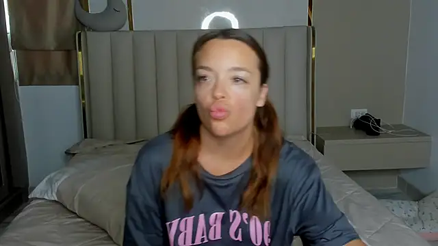 Snapshot of stellaa_quenn chatting on 04.10.26 stellaa quenn online show from 04.10.26