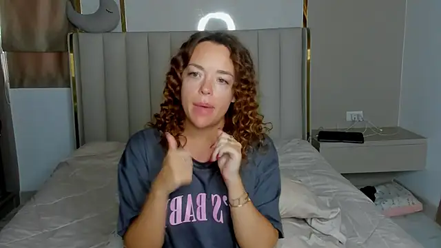 Snapshot of stellaa_quenn chatting on 04.14.26 stellaa quenn online show from 04.14.26