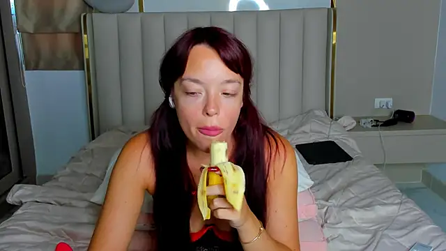 Snapshot of stellaa_quenn chatting on 06.24.26 stellaa quenn online show from 06.24.26