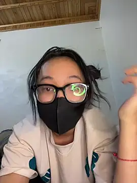 Snapshot of Leeeiuu chatting on 02.06.26 Leeeiuu online show from 02.06.26