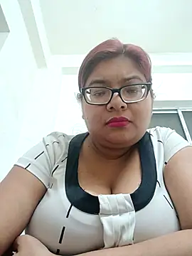 Snapshot of Elie_Hallway chatting on 02.02.26 Elie Hallway online show from 02.02.26