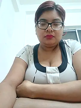 Snapshot of Elie_Hallway chatting on 02.23.26 Elie Hallway online show from 02.23.26