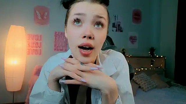 Snapshot of Vexnexe chatting on 02.03.26 Vexnexe online show from 02.03.26