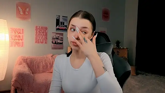 Snapshot of Vexnexe chatting on 02.27.26 Vexnexe online show from 02.27.26