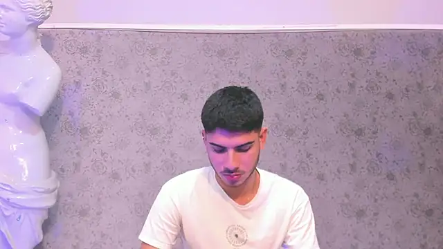 Snapshot of Apolo_Gray chatting on 02.09.26 Apolo Gray online show from 02.09.26