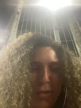 Snapshot of LoiraQuente69 chatting on 02.21.26 LoiraQuente69 online show from 02.21.26