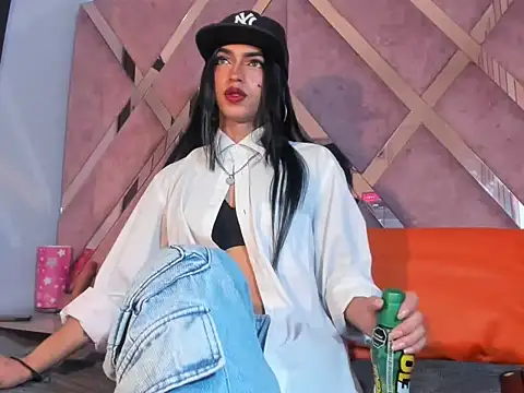 MeghanQueen   online show from 02.07.26