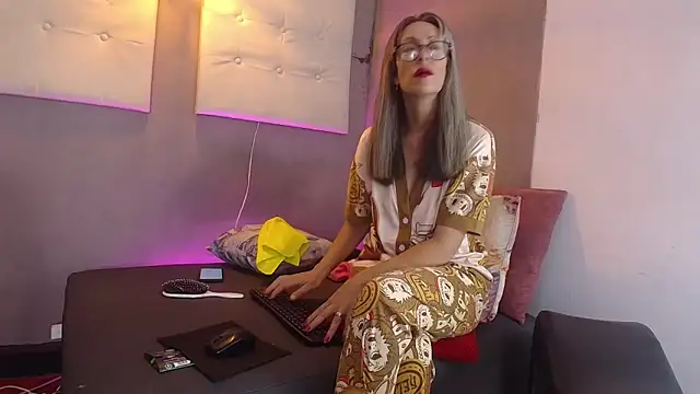 Snapshot of laurasofia45 chatting on 03.13.26 laurasofia45 online show from 03.13.26