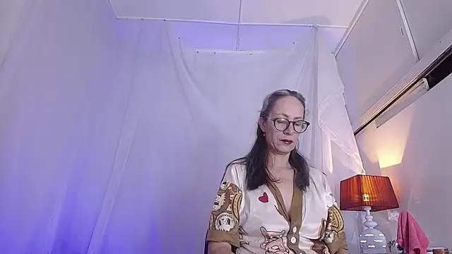 Snapshot of laurasofia45 chatting on 03.22.26 laurasofia45 online show from 03.22.26