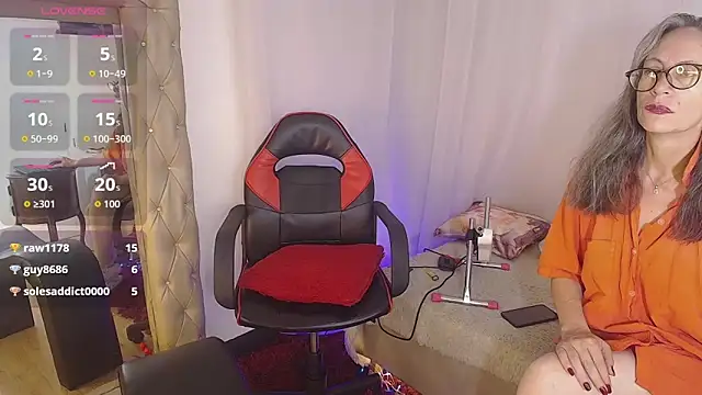 Snapshot of laurasofia45 chatting on 04.15.26 laurasofia45 online show from 04.15.26