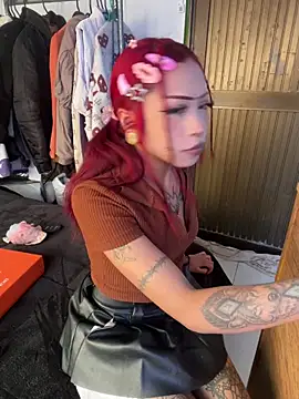 Snapshot of suky_pou chatting on 02.04.26 suky pou online show from 02.04.26