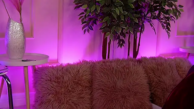 CrystalRedd online show from 02.21.26