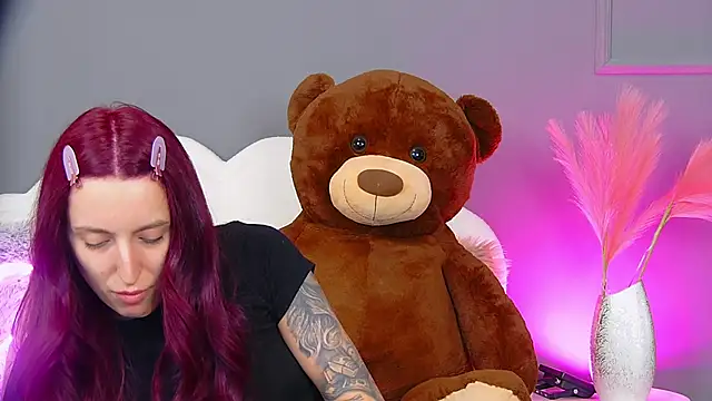 CrystalRedd online show from 04.15.26