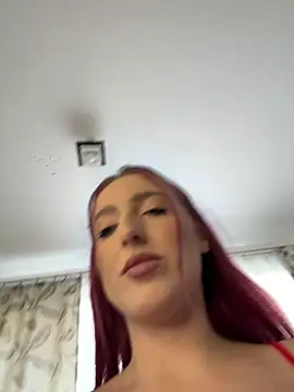 Snapshot of CrystalRedd chatting on 07.20.26 CrystalRedd online show from 07.20.26