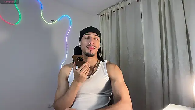 Snapshot of rafael_stone11 chatting on 02.27.26 rafael stone11 online show from 02.27.26