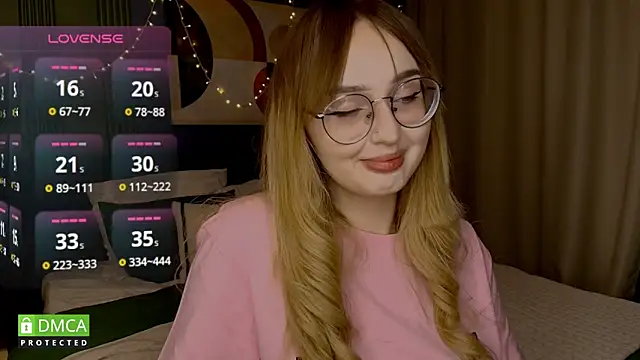 AdeLuna online show from 02.07.26