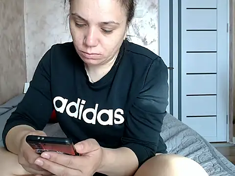 LorraGrey online show from 04.16.26