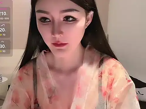 Snapshot of Tender- chatting on 04.08.26 Tender- online show from 04.08.26