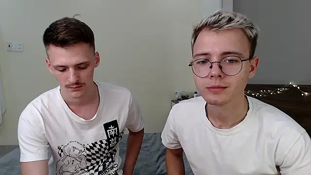 Snapshot of NikiKerryCum chatting on 02.05.26 NikiKerryCum online show from 02.05.26