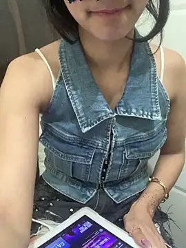 Snapshot of HEENA-STRIP chatting on 02.24.26 HEENA-STRIP online show from 02.24.26