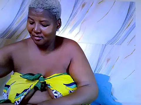 Snapshot of treasure_hunny chatting on 02.04.26 treasure hunny online show from 02.04.26