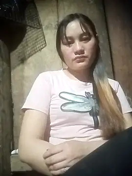 Snapshot of Momo-biki chatting on 02.12.26 Momo-biki online show from 02.12.26