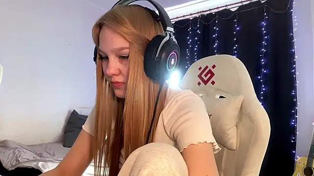 Snapshot of axin_burnell chatting on 02.25.26 axin burnell online show from 02.25.26