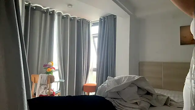 LuxureMia online show from 02.13.26