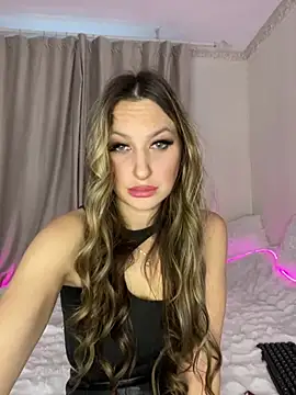 Snapshot of Alyxra chatting on 02.05.26 Alyxra online show from 02.05.26