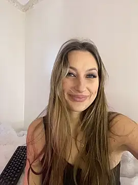 Snapshot of Alyxra chatting on 03.15.26 Alyxra online show from 03.15.26