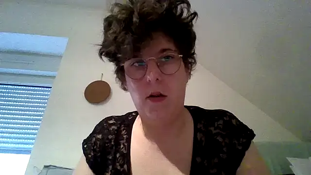 OIseauNoir88 online show from 02.10.26