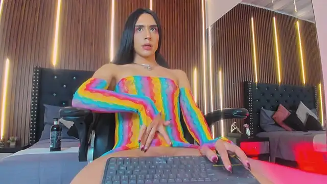 Viannca   online show from 04.10.26