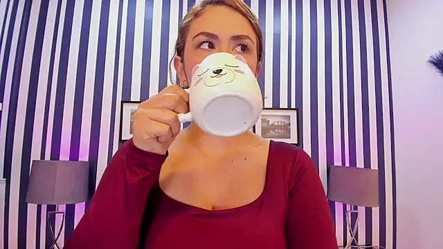 TherezaLarson online show from 04.17.26