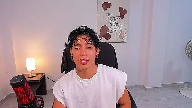 Snapshot of paisa_hotx chatting on 02.04.26 paisa hotx online show from 02.04.26