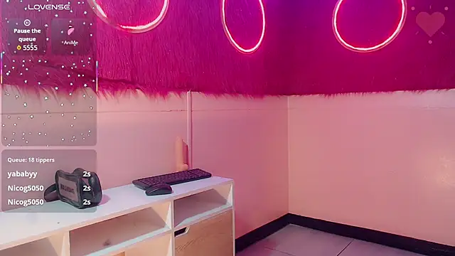 Snapshot of isabella_vogue chatting on 02.27.26 isabella vogue online show from 02.27.26