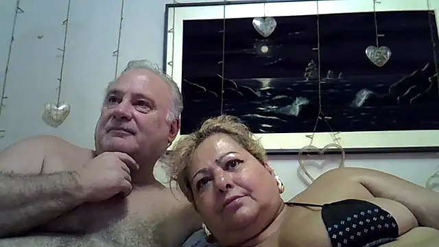 Snapshot of bialoba7 chatting on 02.21.25 bialoba7 online show from 02.21.25