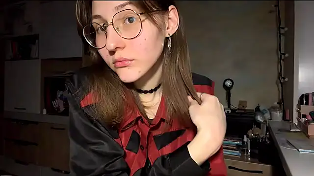 Miaaa Moon online show from 02.05.26