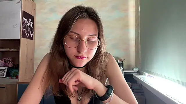 Miaaa Moon online show from 05.19.26