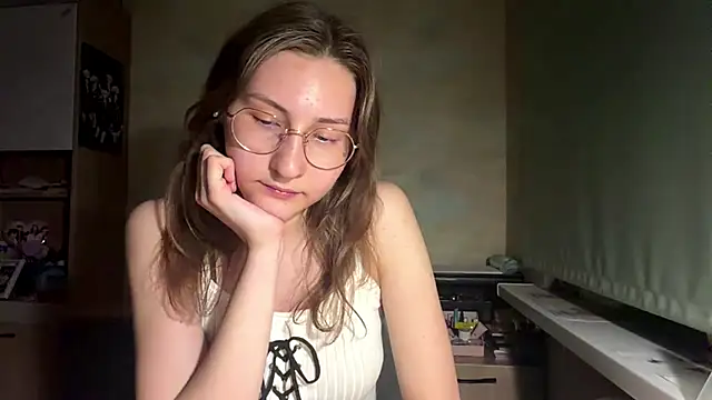 Miaaa Moon online show from 05.26.26