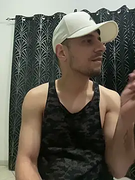 Snapshot of alessand180521 chatting on 02.17.26 alessand180521 online show from 02.17.26