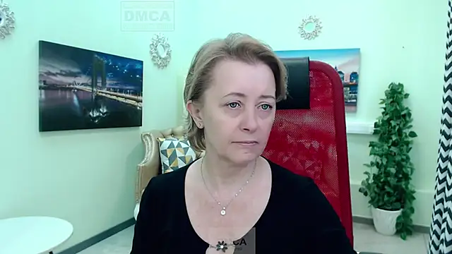 MONA W online show from 04.07.26