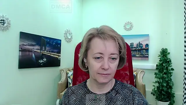 MONA W online show from 04.08.26