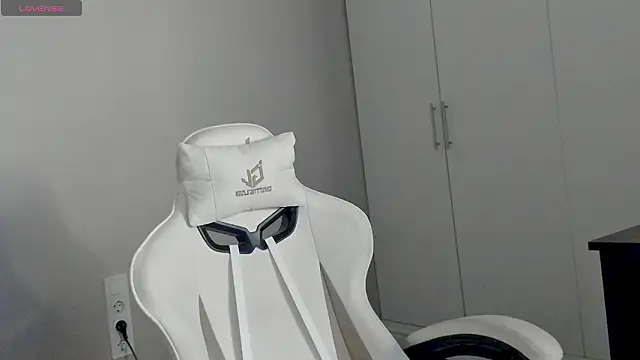 Leah Castro online show from 02.06.26