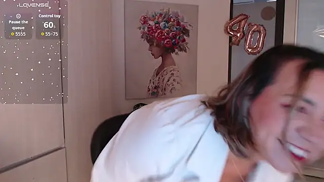 Snapshot of milfsecret69 chatting on 03.13.26 milfsecret69 online show from 03.13.26